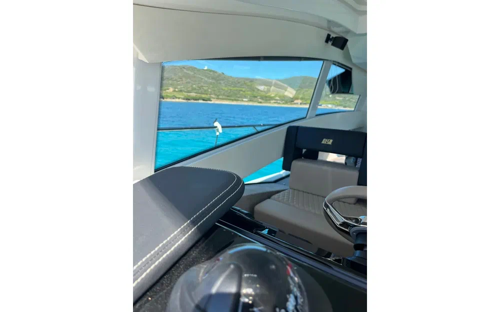 slider 4 Beneteau Gran Turismo 50