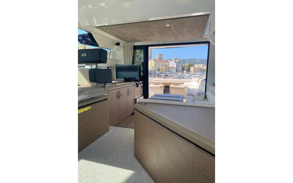 slider 7 Beneteau Gran Turismo 50