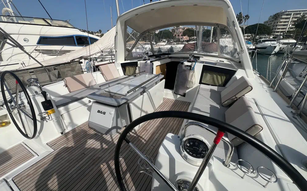 slider 12 Beneteau Oceanis 45