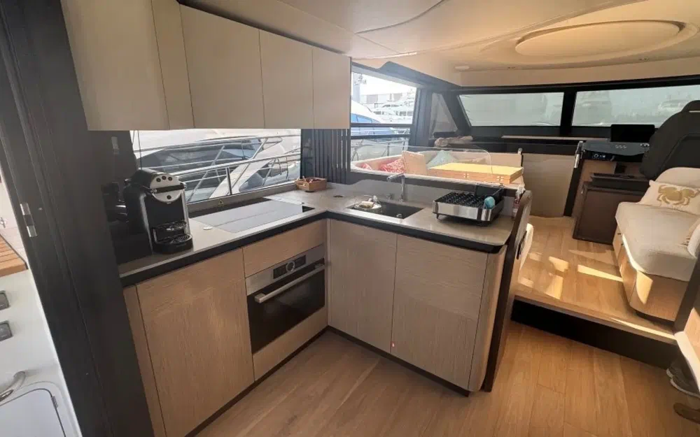 slider 6 Absolute 52 Fly