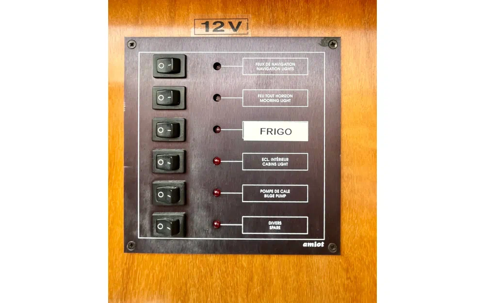 slider 31 Beneteau Antares 7.60