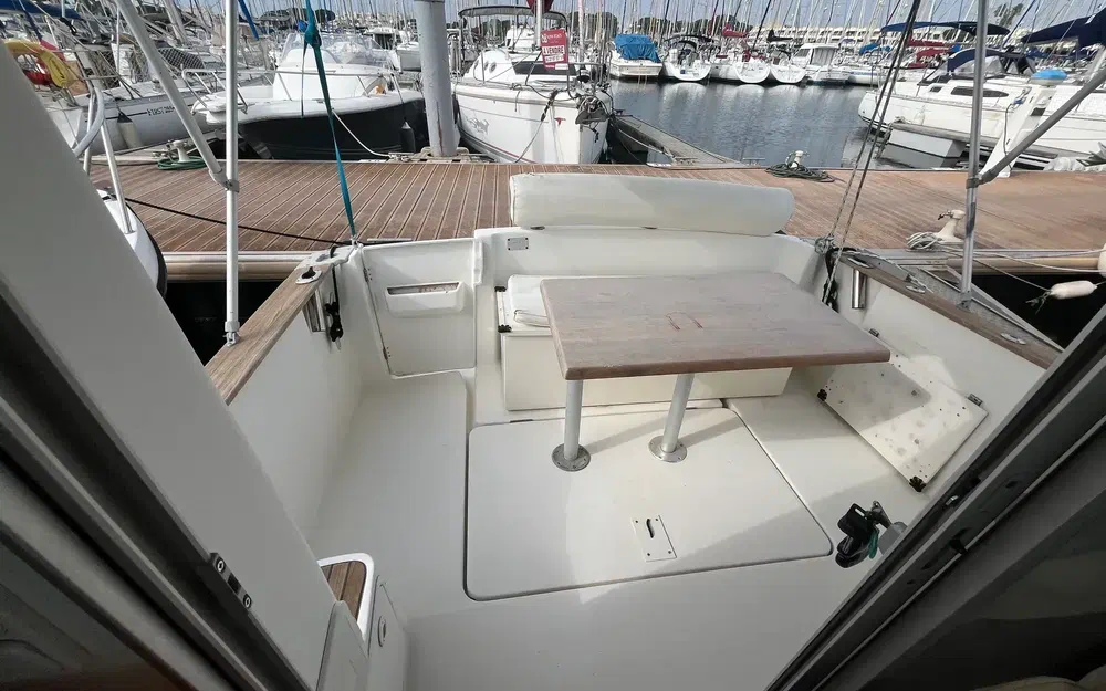 slider 33 Beneteau Antares 7.60