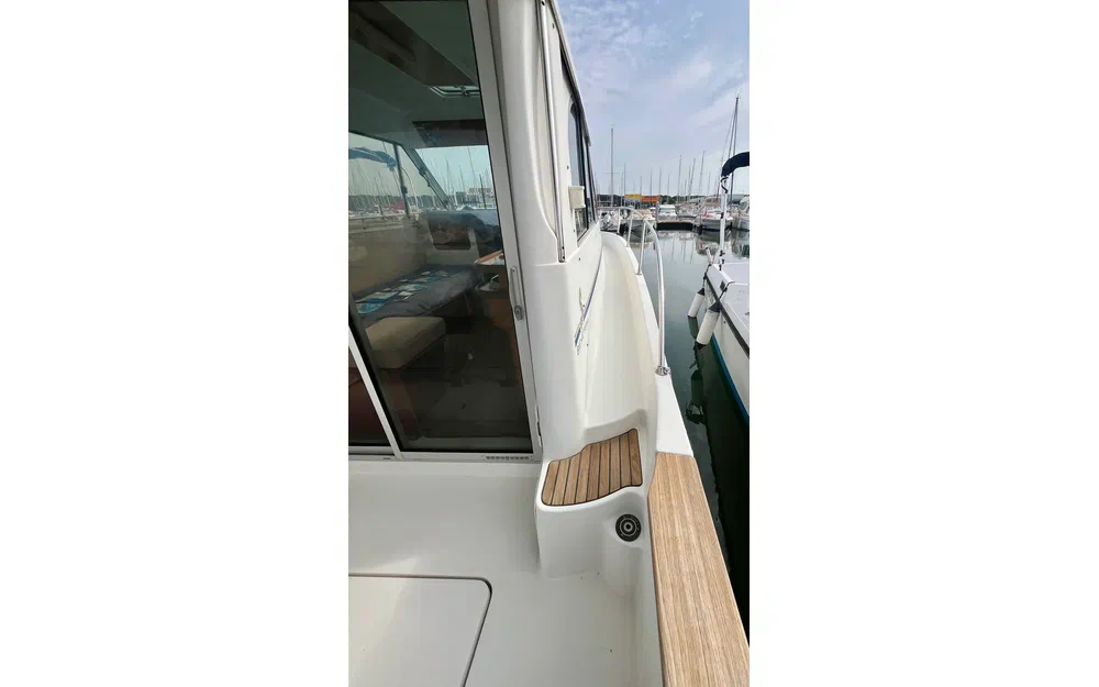 slider 36 Beneteau Antares 7.60