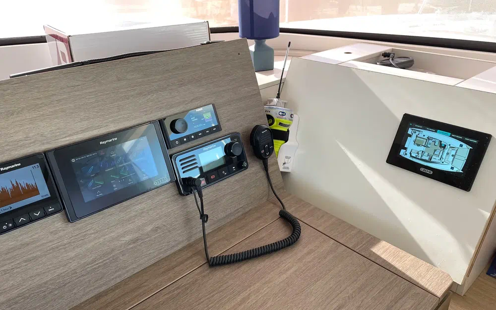 slider 11 Bali Catamarans Bali 4.5