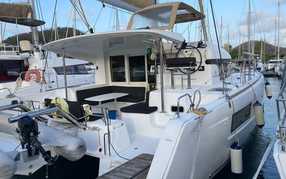slider 9 Lagoon 40