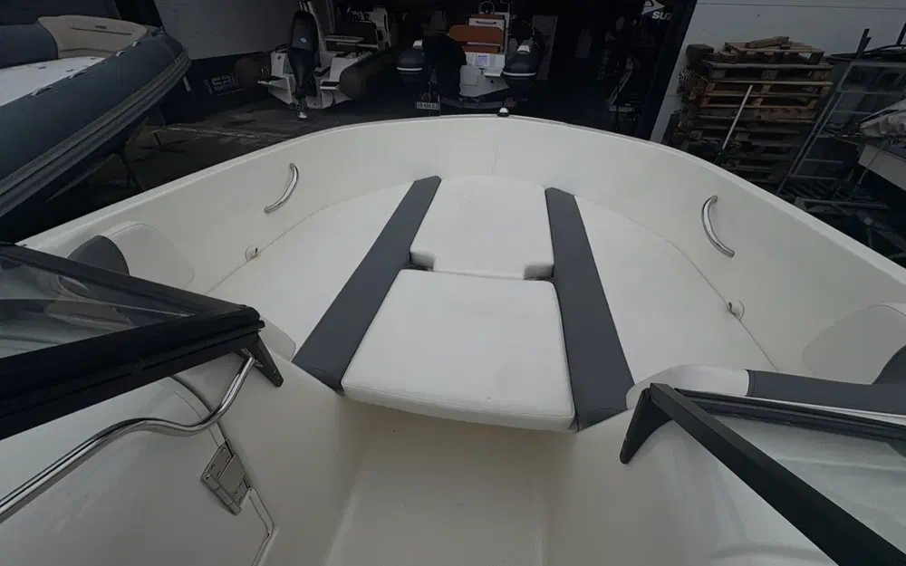 slider 3 Bayliner E6