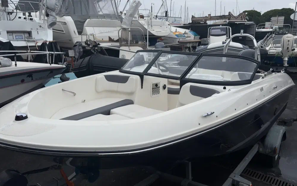 slider 1 Bayliner E6