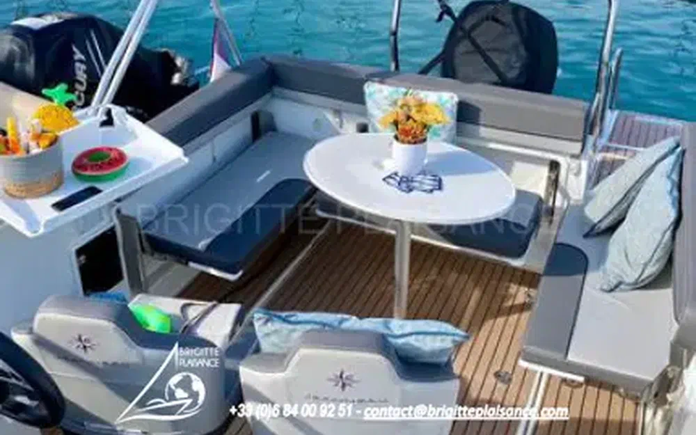 slider 3 Jeanneau CAP CAMARAT 7.5 WA SERIE 3