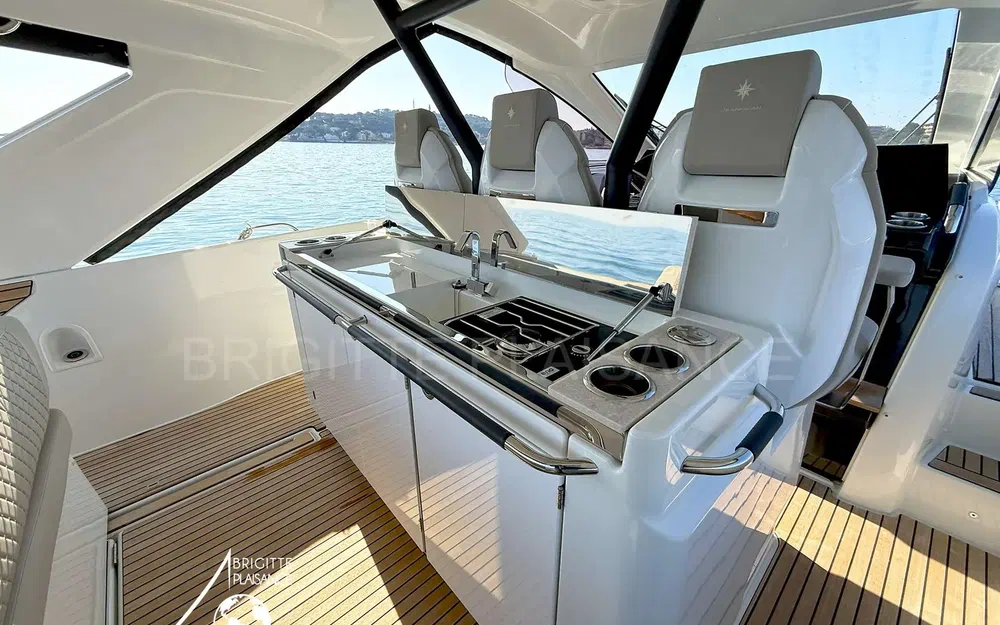 slider 4 Jeanneau DB 37