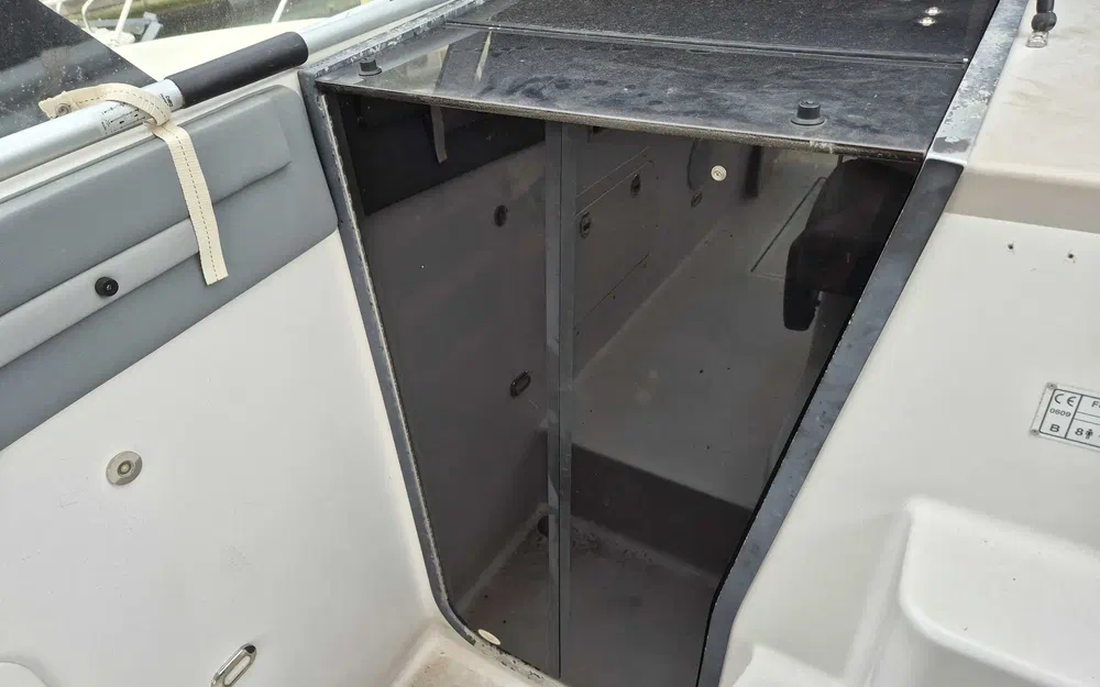 slider 13 Four Winns Vista 238