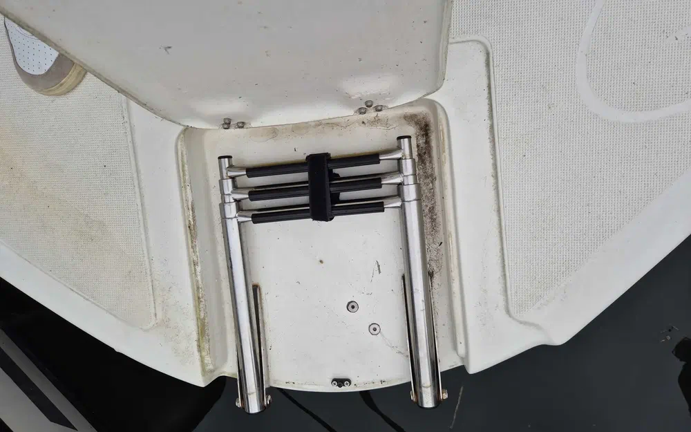 slider 18 Four Winns Vista 238