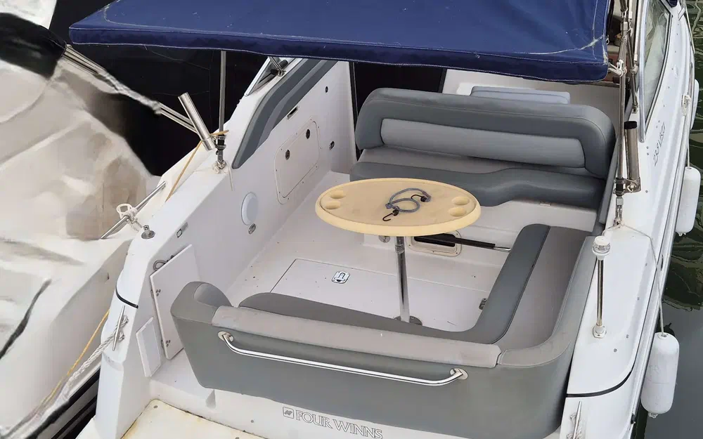 slider 19 Four Winns Vista 238