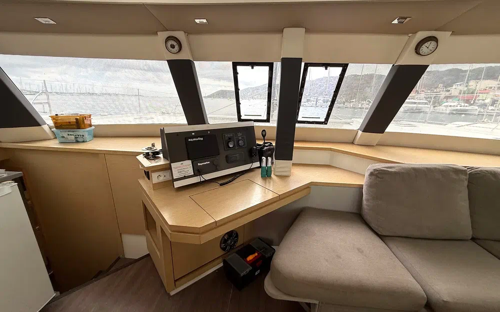 slider 15 Fountaine Pajot Saba 50