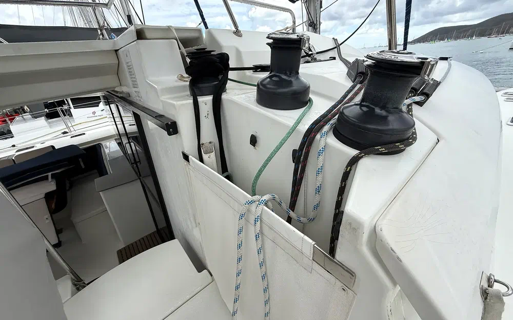 slider 20 Fountaine Pajot Saba 50