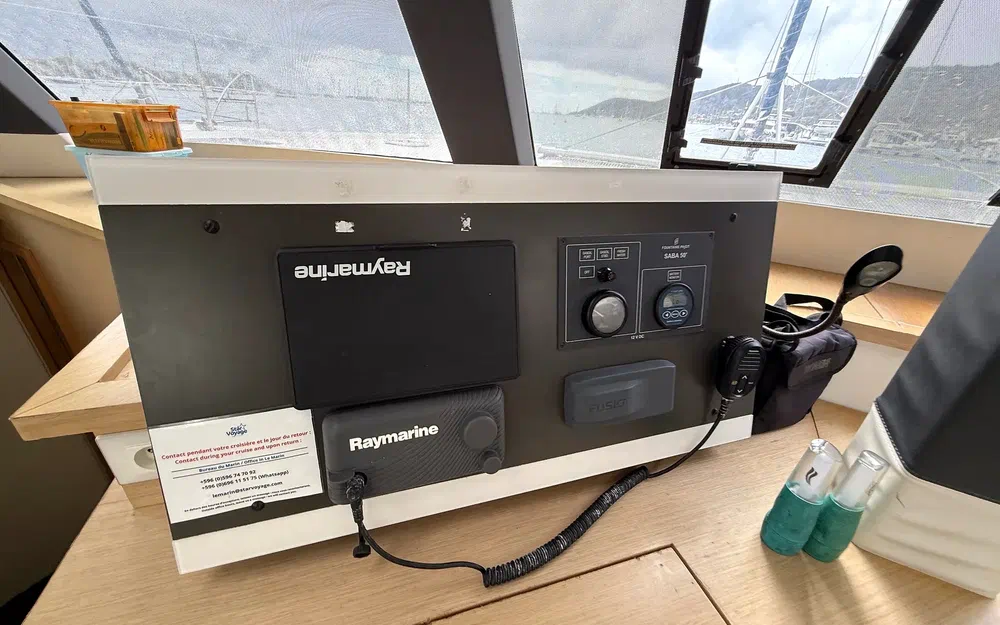 slider 22 Fountaine Pajot Saba 50