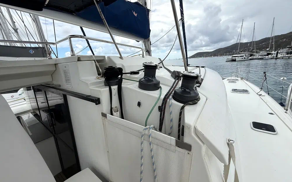 slider 29 Fountaine Pajot Saba 50