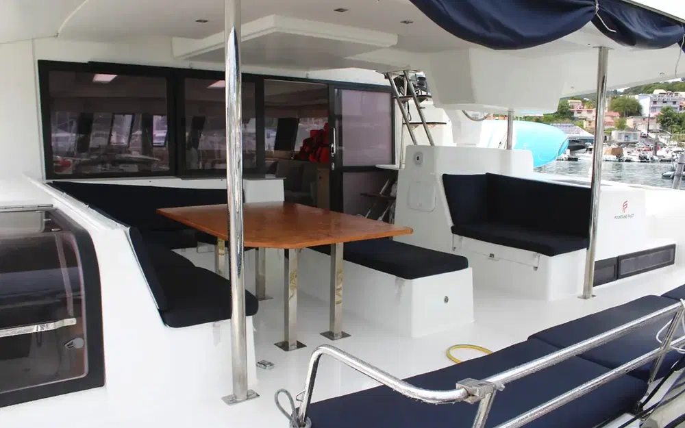 slider 6 Fountaine Pajot Saba 50