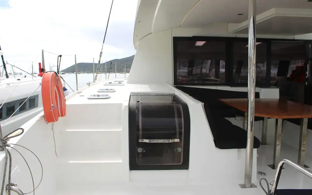 slider 7 Fountaine Pajot Saba 50