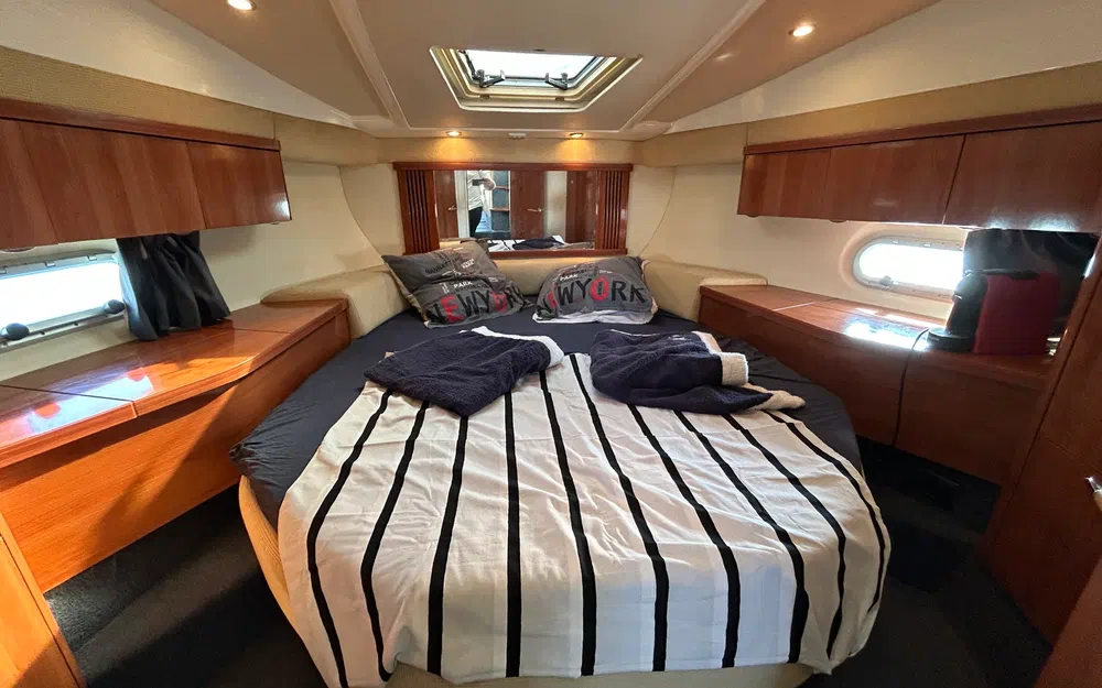 slider 9 Sealine F 34