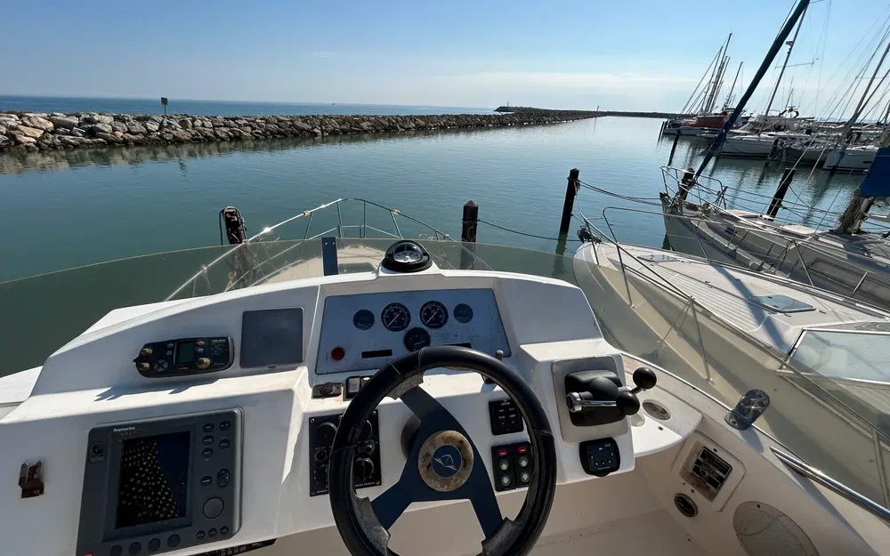 slider 13 Sealine F 34