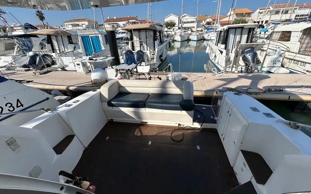 slider 8 Sealine F 34