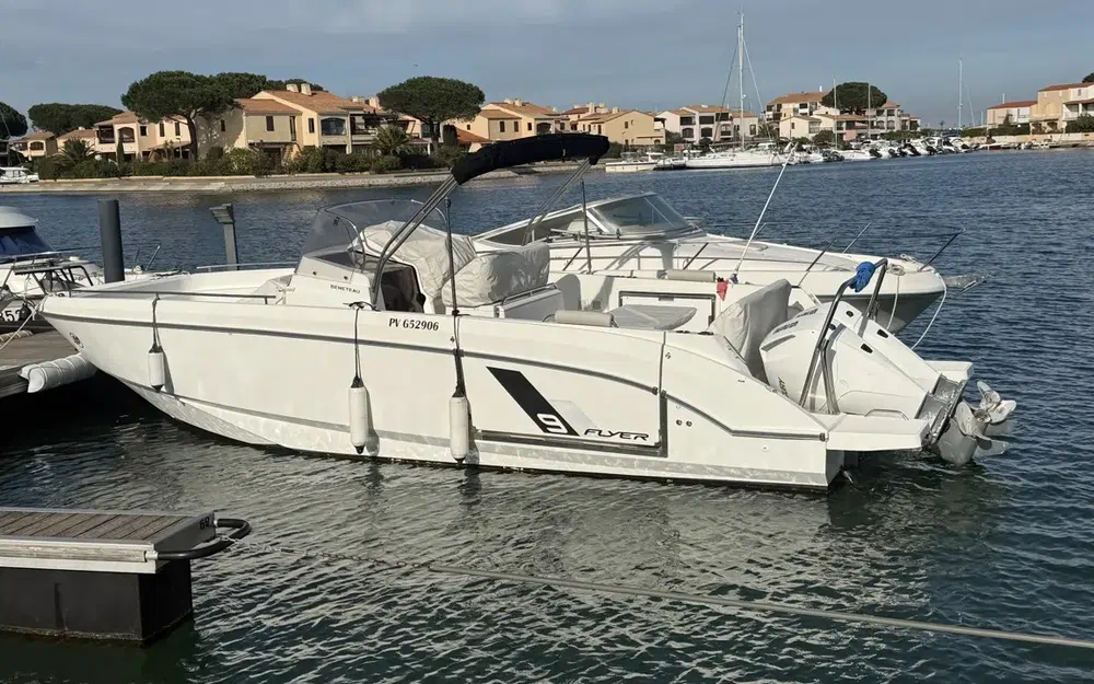 slider 5 Beneteau Flyer 9 Spacedeck