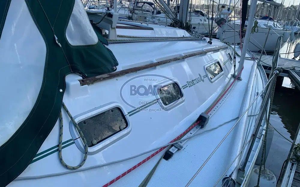 slider 2 Beneteau Oceanis 300