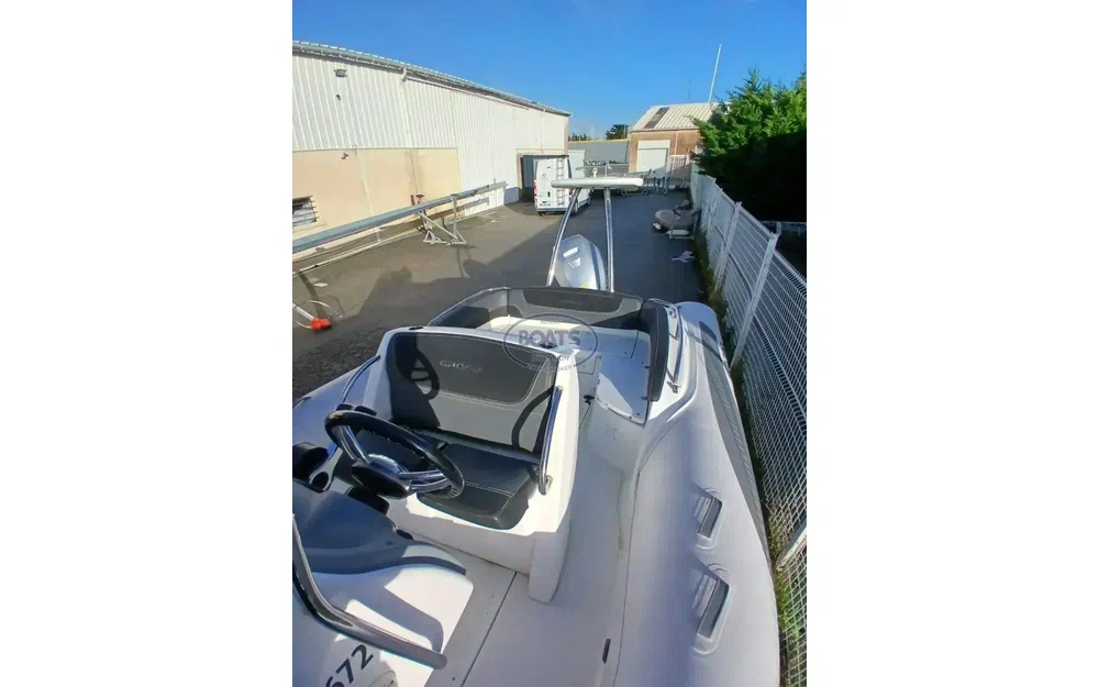 slider 4 Grand Golden Line G650