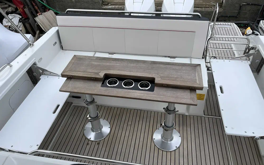 slider 10 Jeanneau Cap Camarat 9.0 WA Serie 2