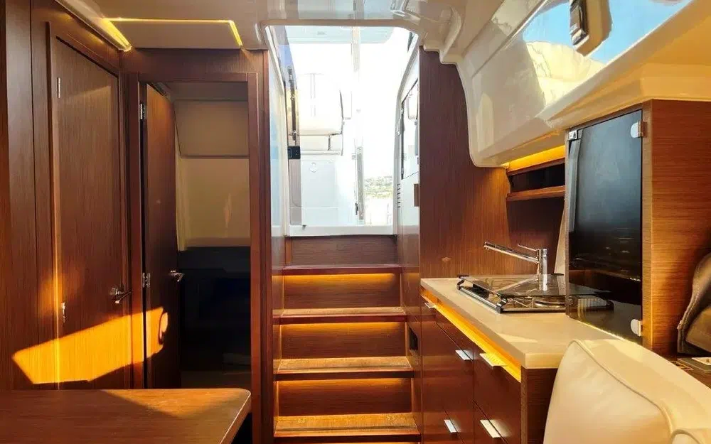 slider 2 Jeanneau Cap Camarat 10.5 WA Cap Camarat 10.5 Wa Serie 2