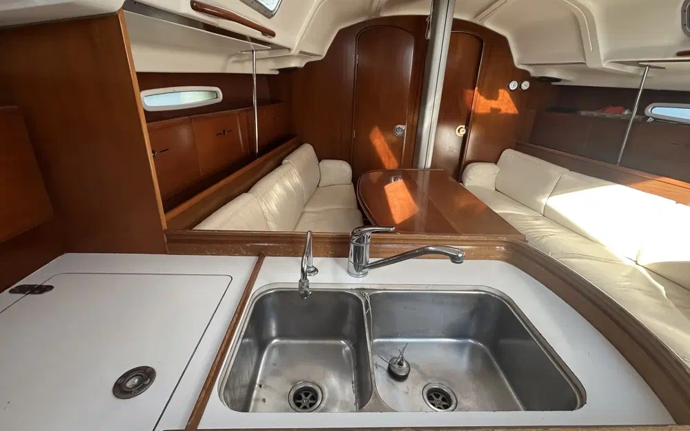 slider 21 Beneteau First 36.7