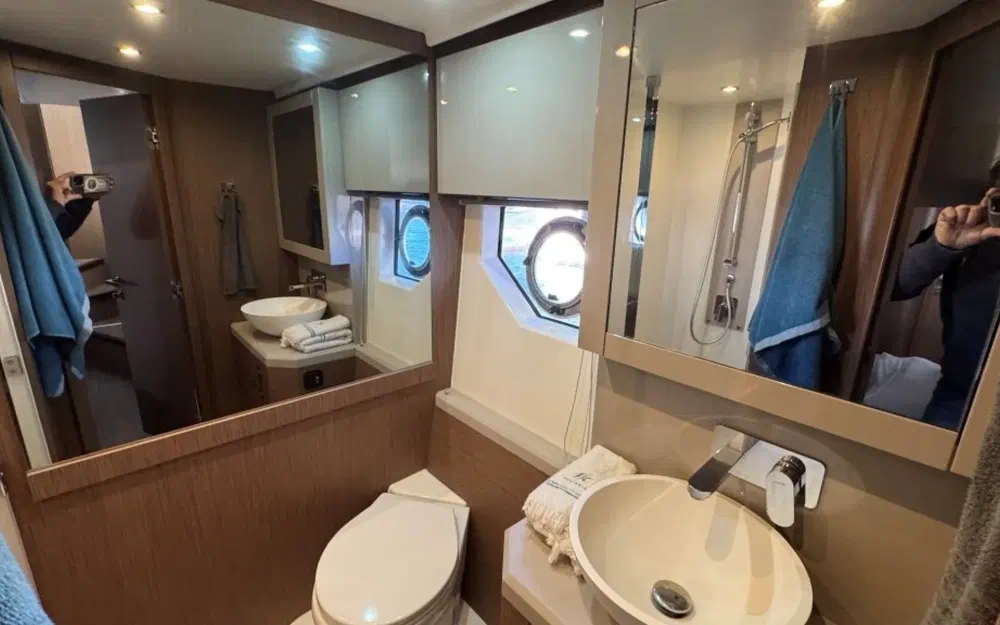 slider 12 Beneteau Monte Carlo 52