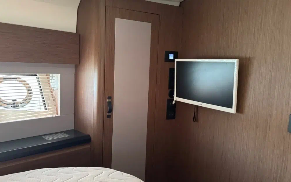 slider 20 Beneteau Monte Carlo 52