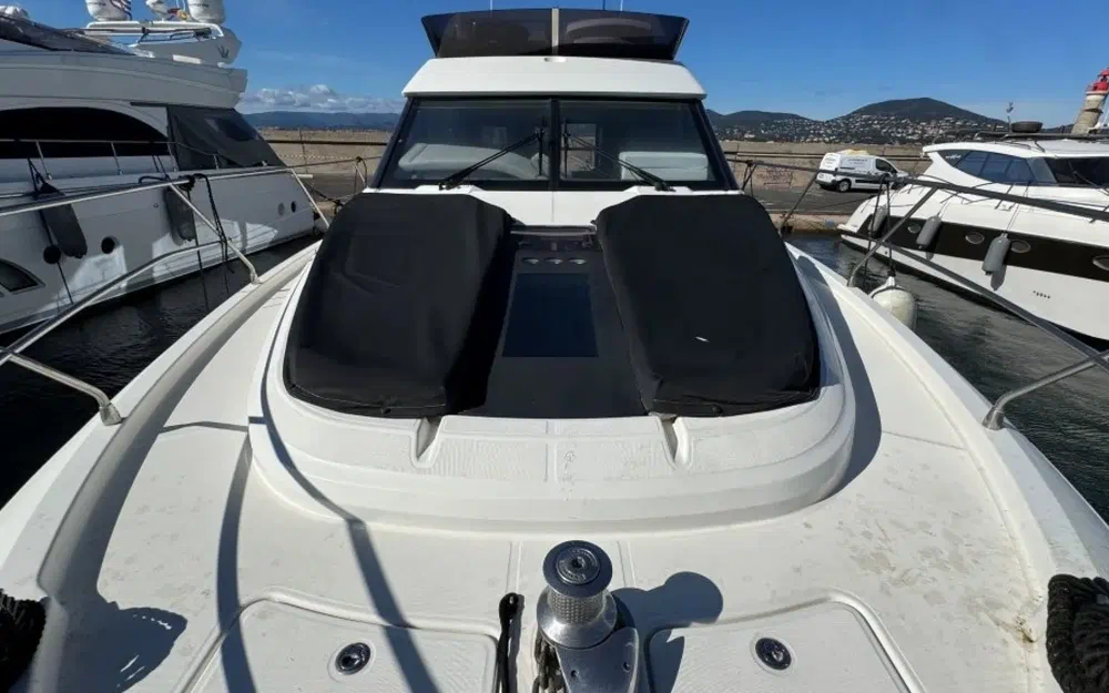 slider 4 Beneteau Monte Carlo 52