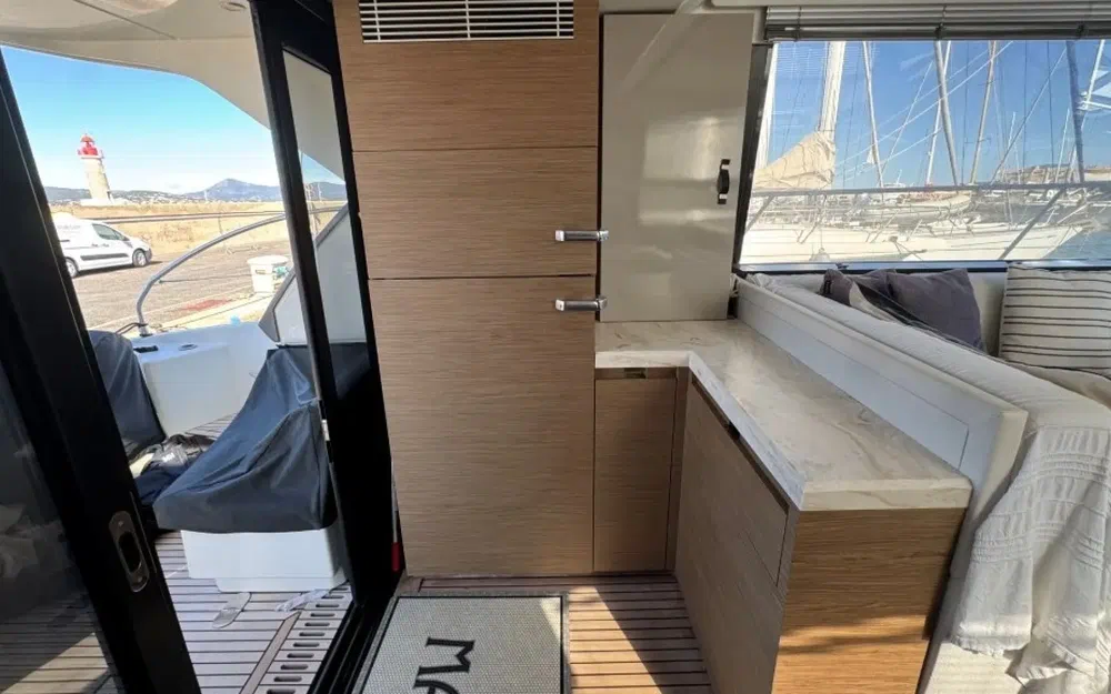 slider 6 Beneteau Monte Carlo 52
