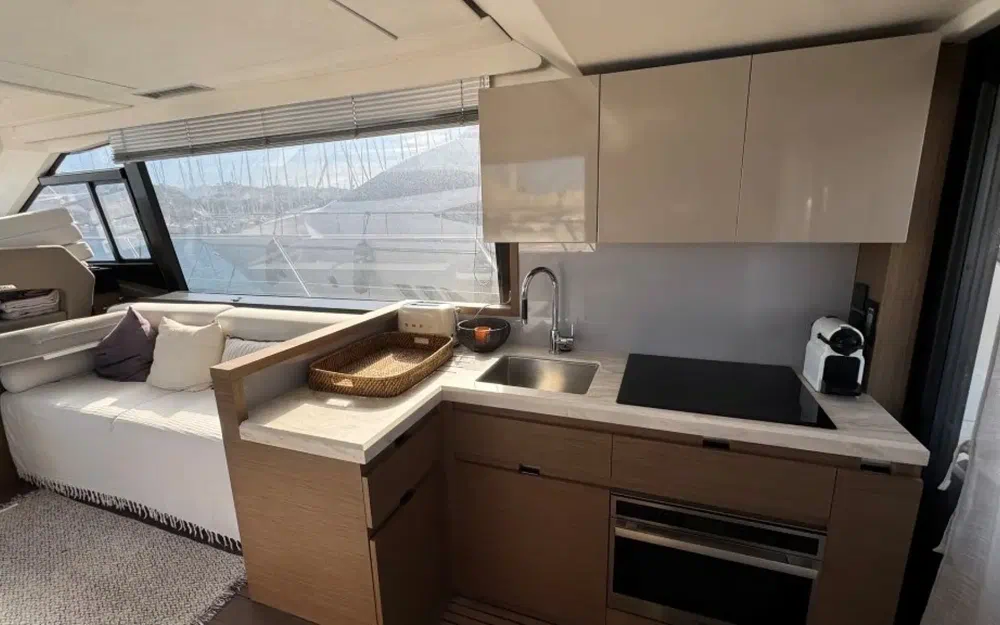slider 7 Beneteau Monte Carlo 52
