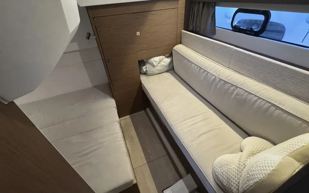 slider 13 Jeanneau Leader 36