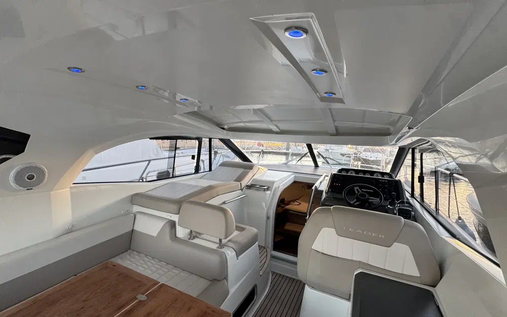 slider 15 Jeanneau Leader 36