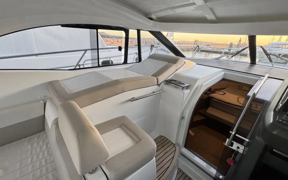 slider 16 Jeanneau Leader 36