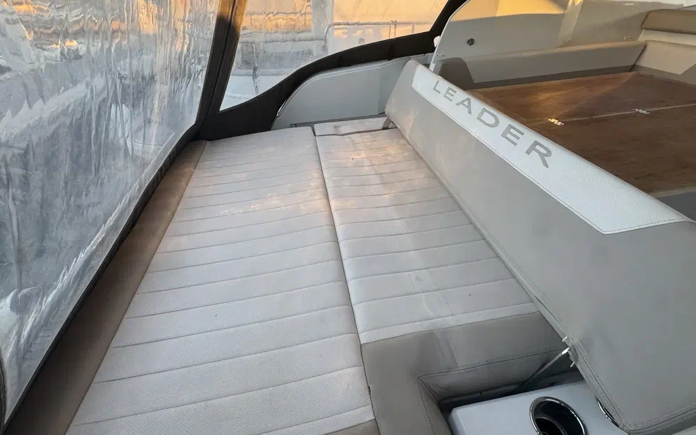 slider 5 Jeanneau Leader 36