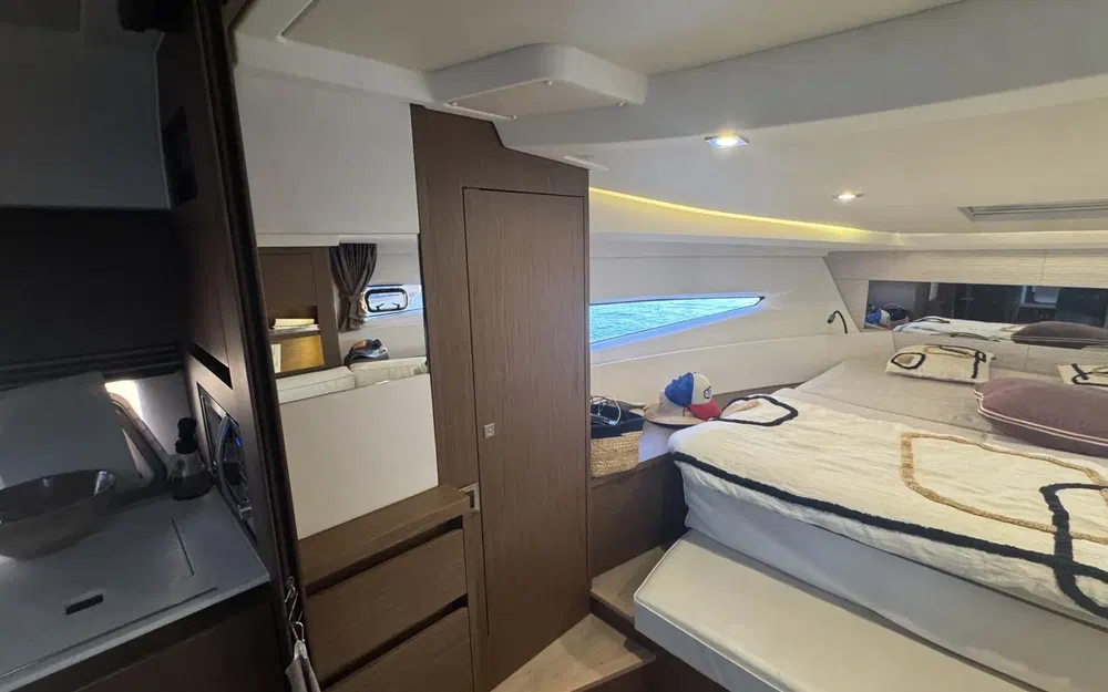 slider 8 Jeanneau Leader 36