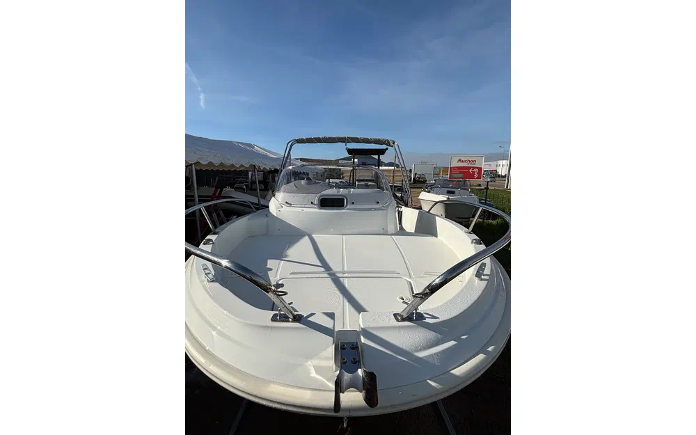 slider 2 Jeanneau Cap Camarat 5.5 WA Serie 2