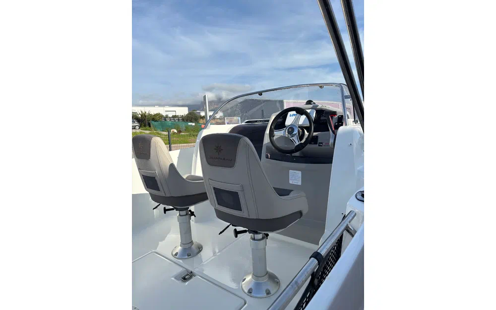 slider 5 Jeanneau Cap Camarat 5.5 WA Serie 2