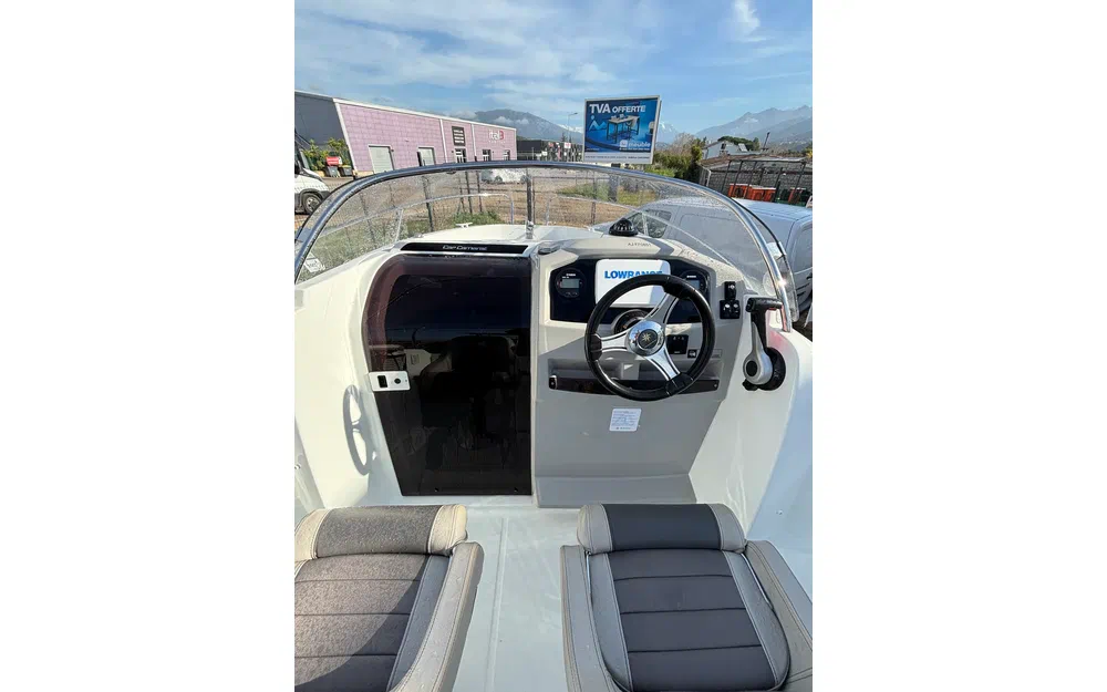 slider 6 Jeanneau Cap Camarat 5.5 WA Serie 2