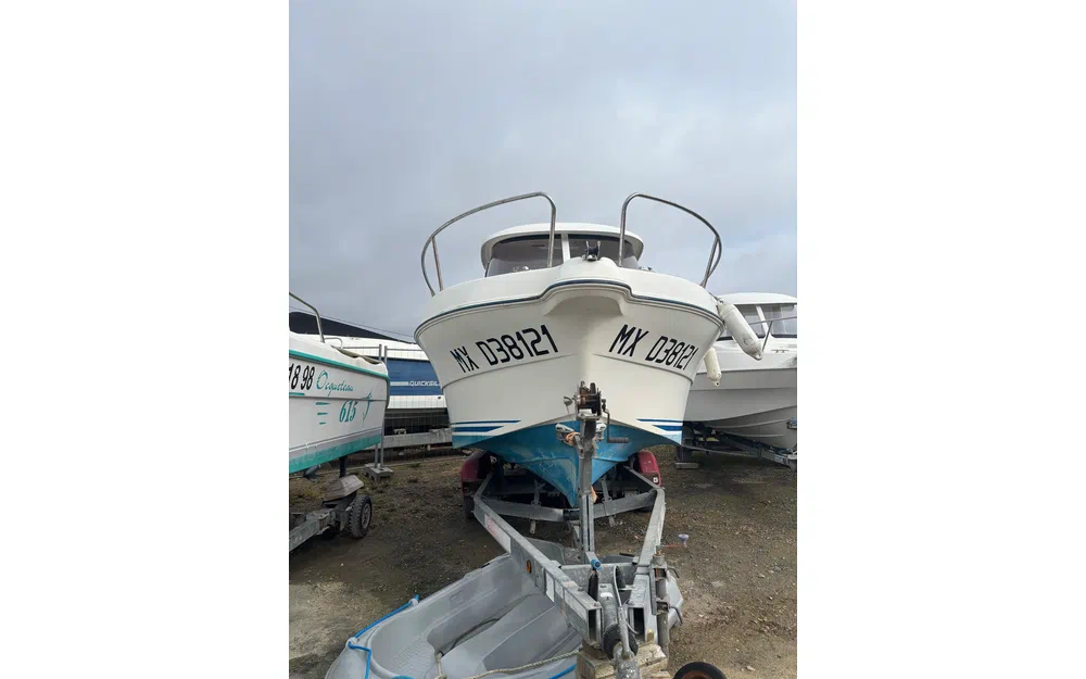 slider 1 Quicksilver 640 Pilothouse