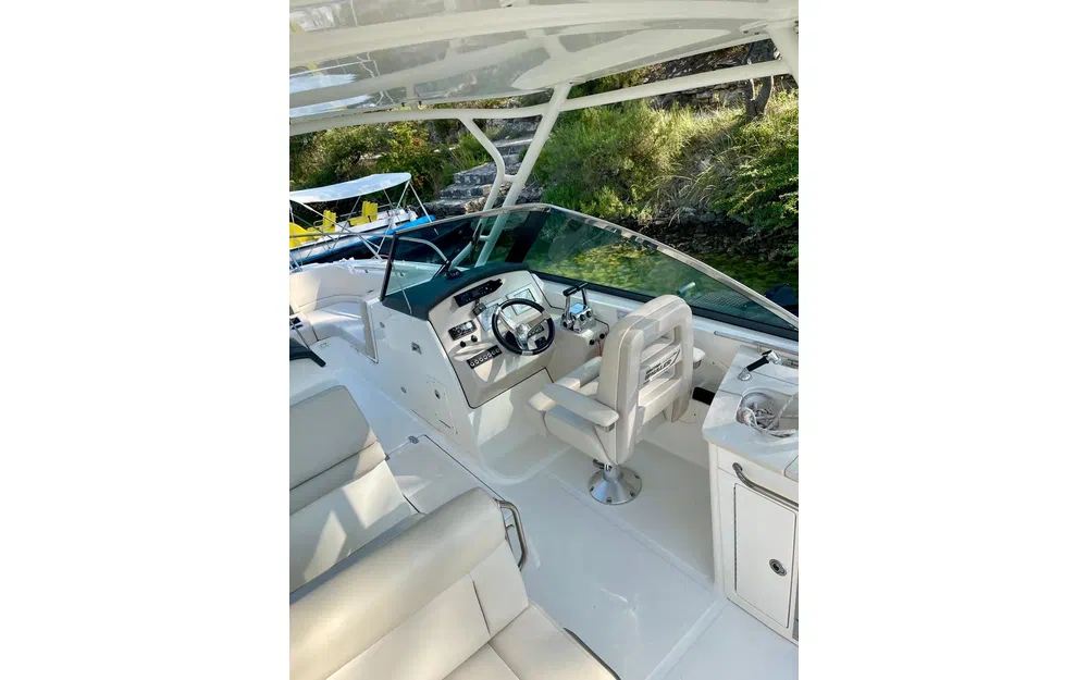 slider 3 Boston Whaler 270 Vantage