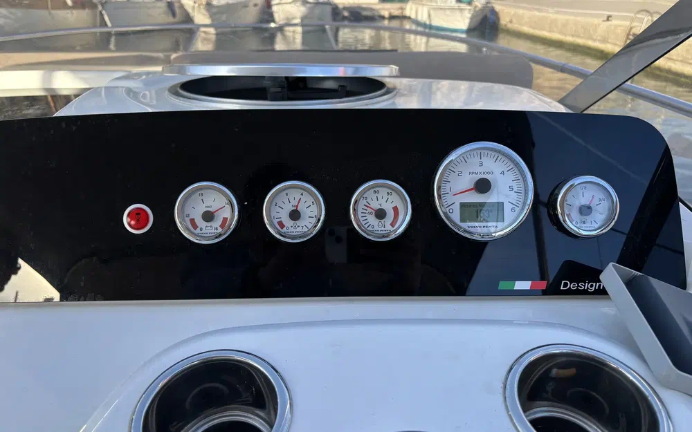 slider 7 Cranchi Endurance 30