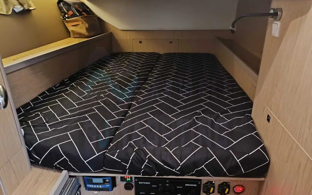 slider 14 Beneteau Oceanis 45