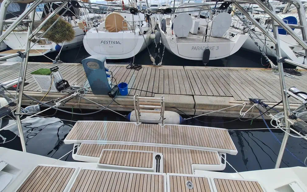 slider 1 Beneteau Oceanis 45