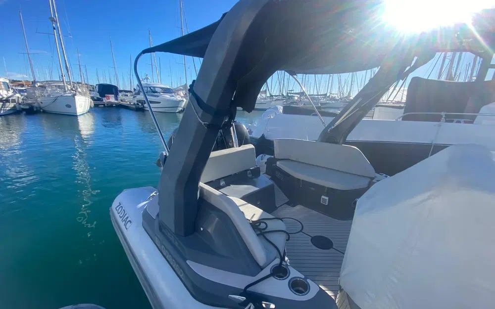 slider 8 Zodiac Medline 9